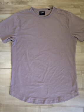 Cuts Clothing Menโs Medium AO Curve-Hem Short Sleeve Tee | Rosewood Mauve